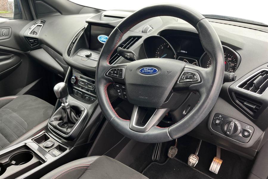 Ford KUGA Photo autoimg-06576cb8acf7e43a1816a24d8ed62a168f85045f.jpg