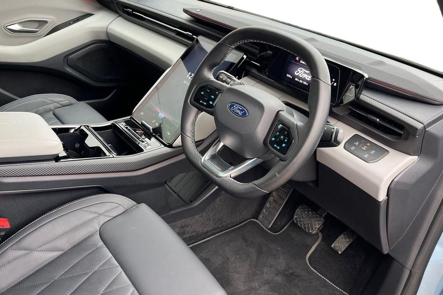 Ford Explorer Photo autoimg-0659e286b40de0b55467076cd5bcde0b5d6da219.jpg