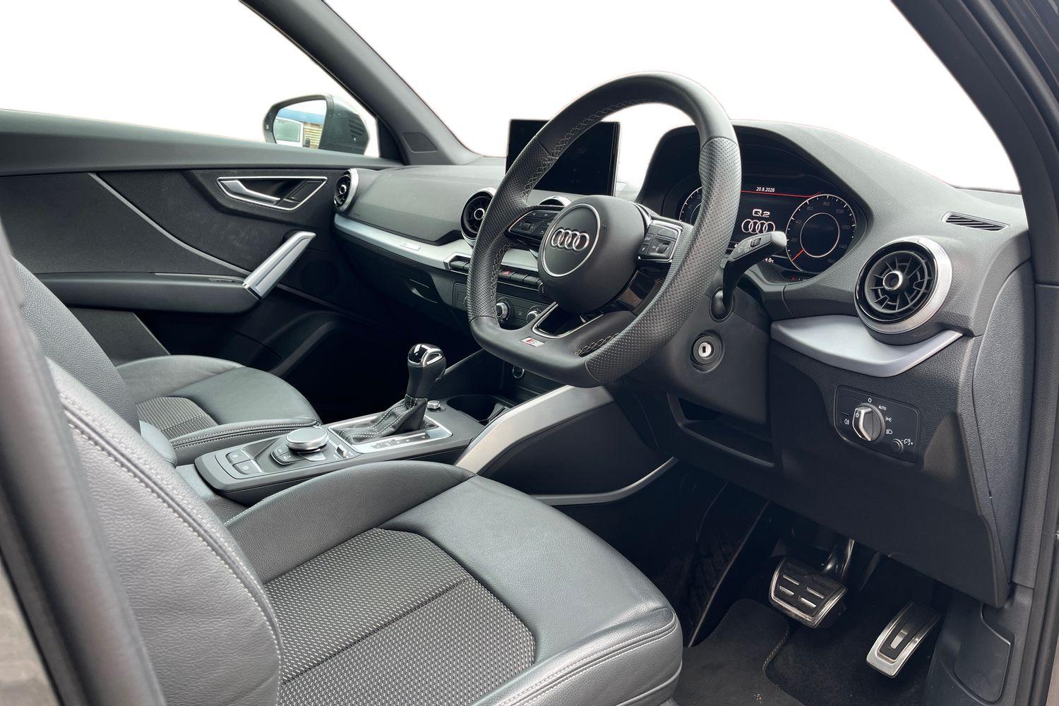 Audi Q2 Photo 8