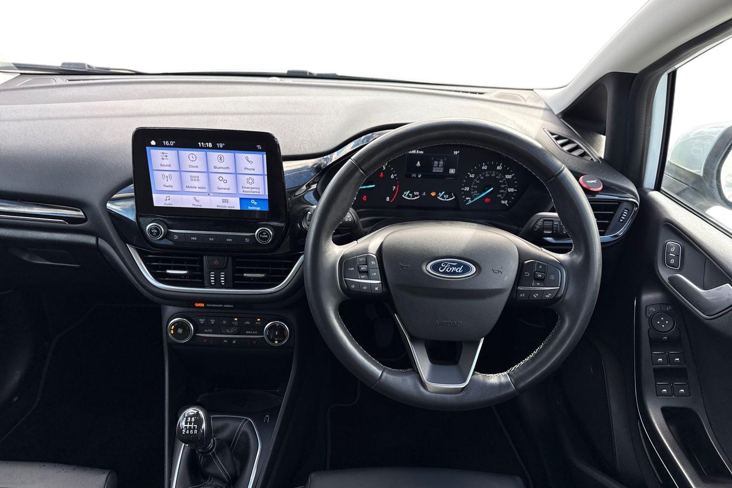 Ford FIESTA Photo 10