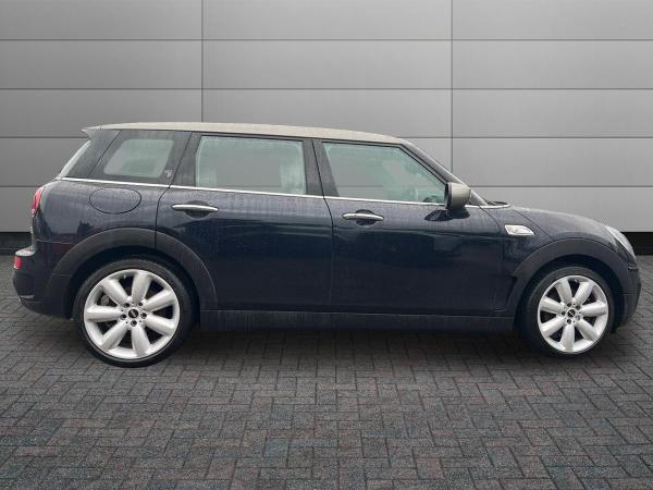 MINI Clubman Photo autoimg-065d50163330b57f49a1147e8d74b9bd52677614.jpg