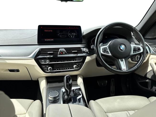BMW 5 Series Photo 11