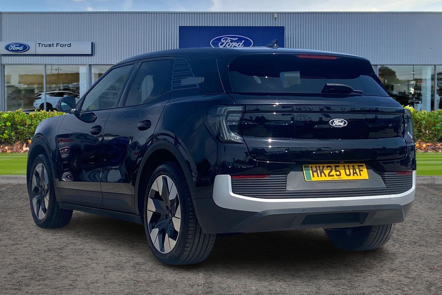Ford EXPLORER Photo 1