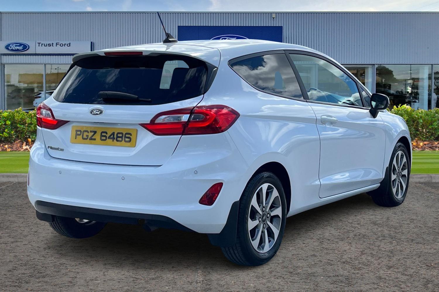 Ford FIESTA Photo 3