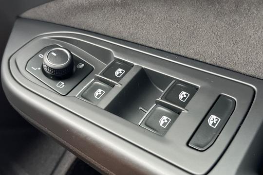 Volkswagen Golf Photo autoimg-066678152b41d2ad44cafccd028b821174fef4fc.jpg