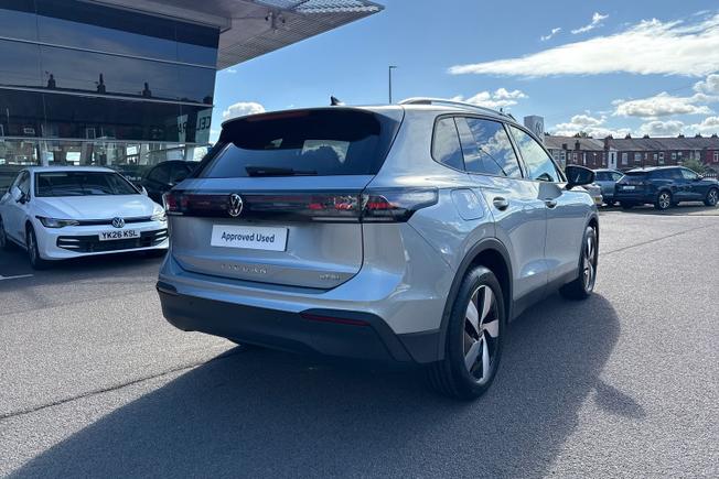 VOLKSWAGEN Tiguan Photo 24