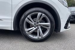 VOLKSWAGEN Tiguan Photo 5