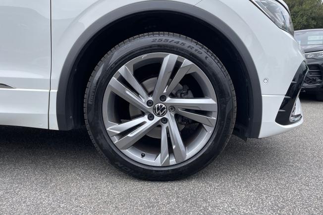 VOLKSWAGEN Tiguan Photo 5