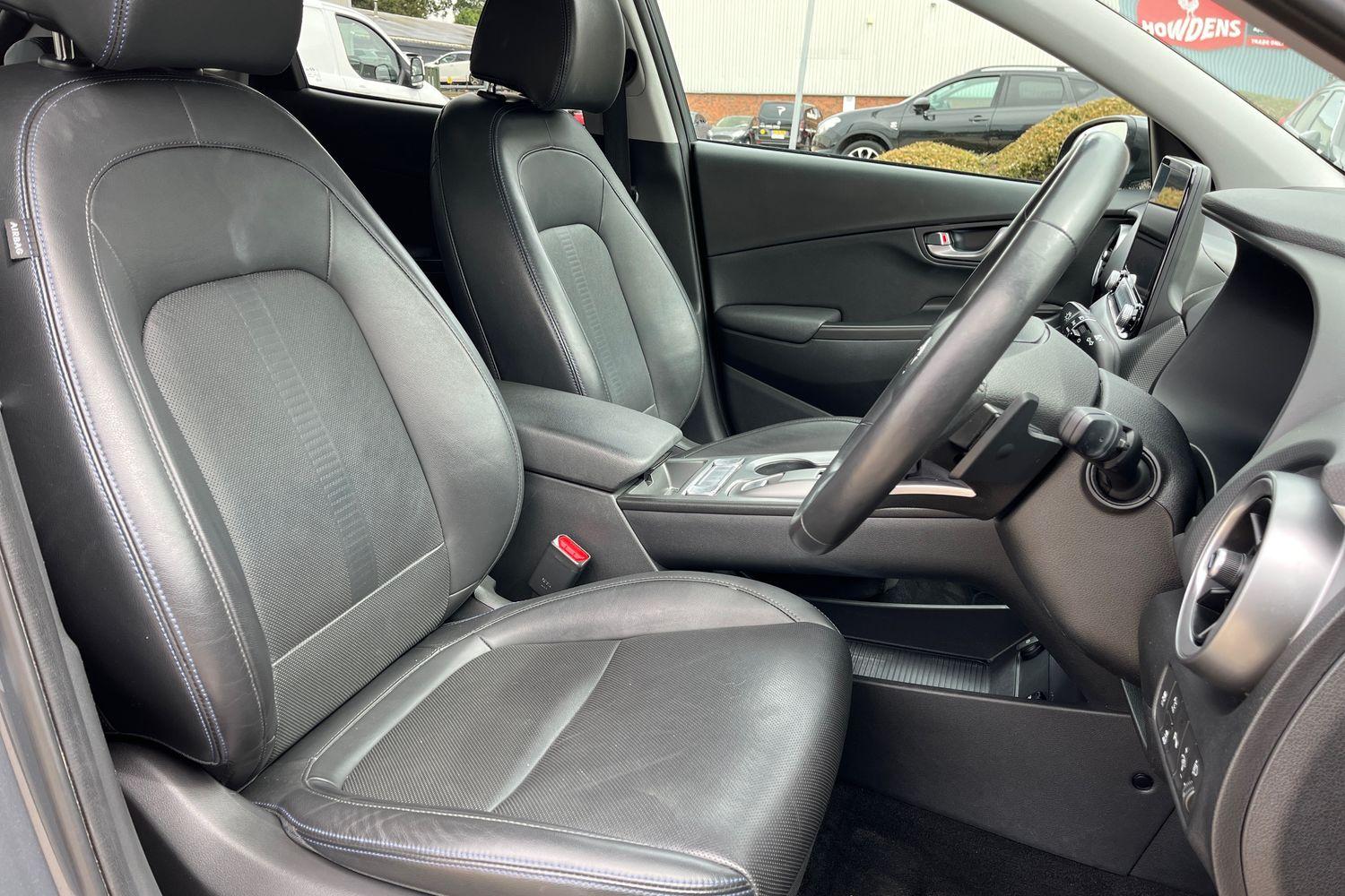 Hyundai KONA Photo 16