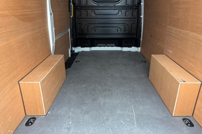 VOLKSWAGEN Crafter Photo 12