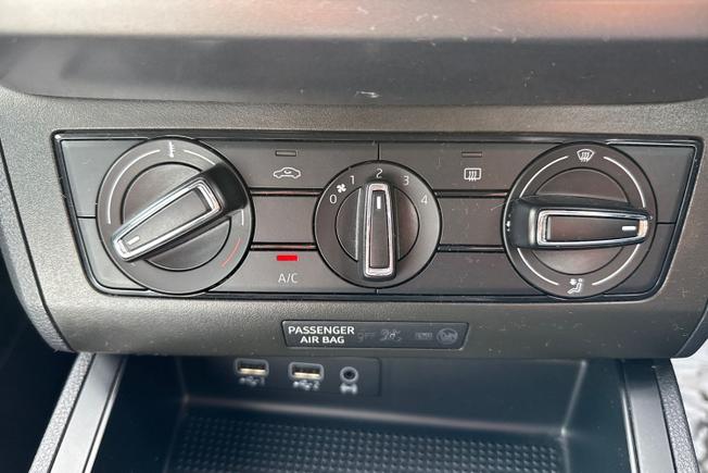 SEAT Ibiza Photo 22