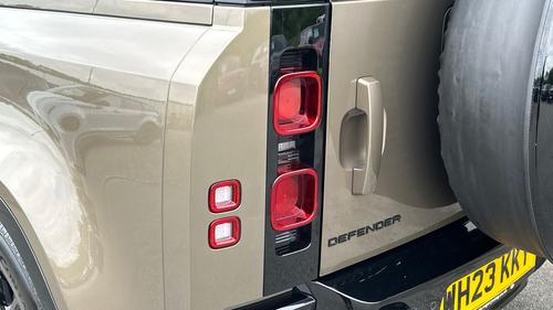 Land Rover Defender Photo autoimg-06710b714d71a9b374486b129447fd67c1da2a3d.jpg