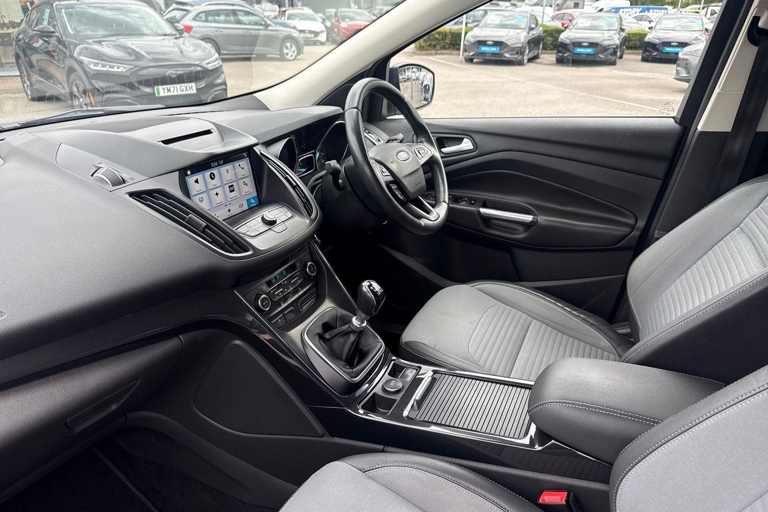 Ford KUGA Photo 17