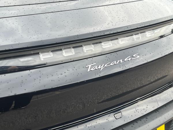 Porsche Taycan Photo autoimg-0674aa54dcc5e61e7fae9bc0ccc88f707c19aaa9.jpg