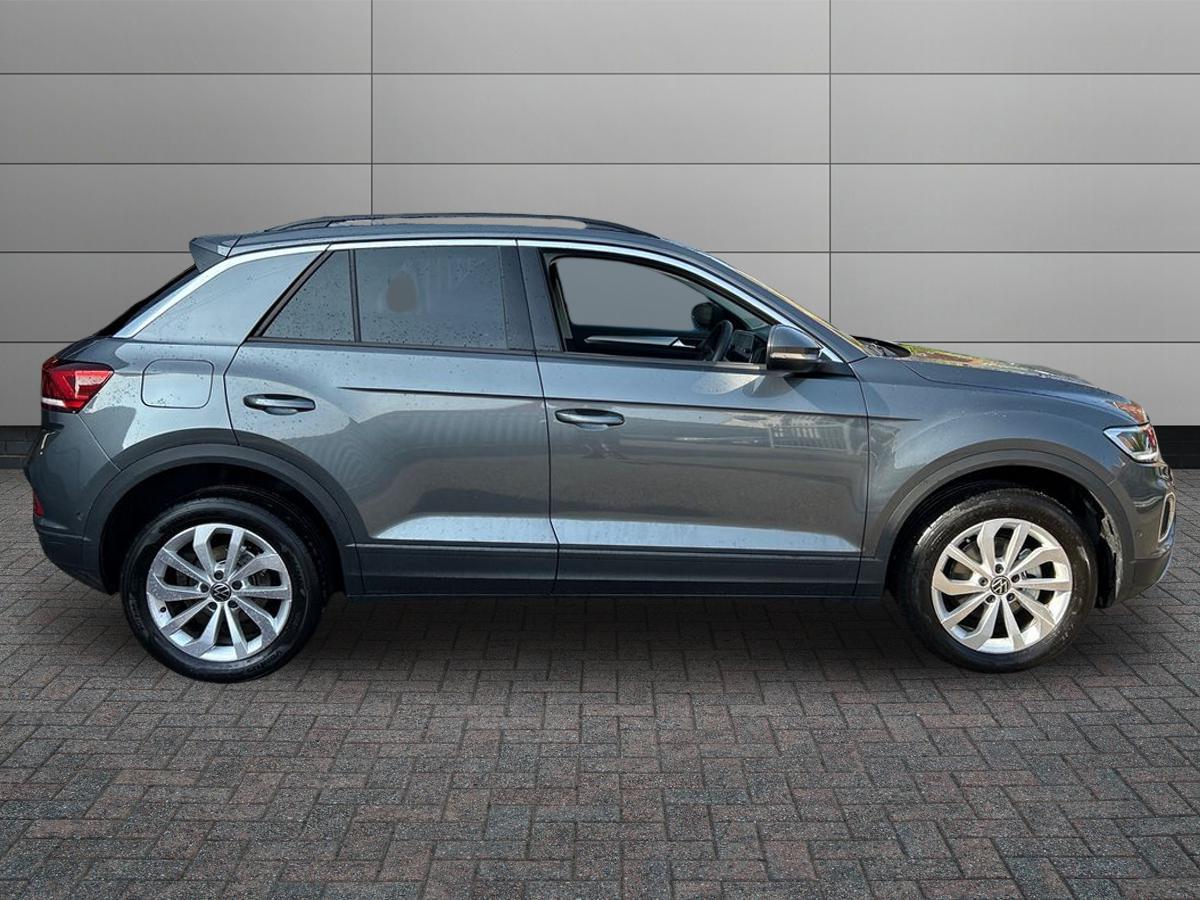 Volkswagen T-roc Photo autoimg-0674e7c12bd974d28200f8012bc7241800b2869f.jpg