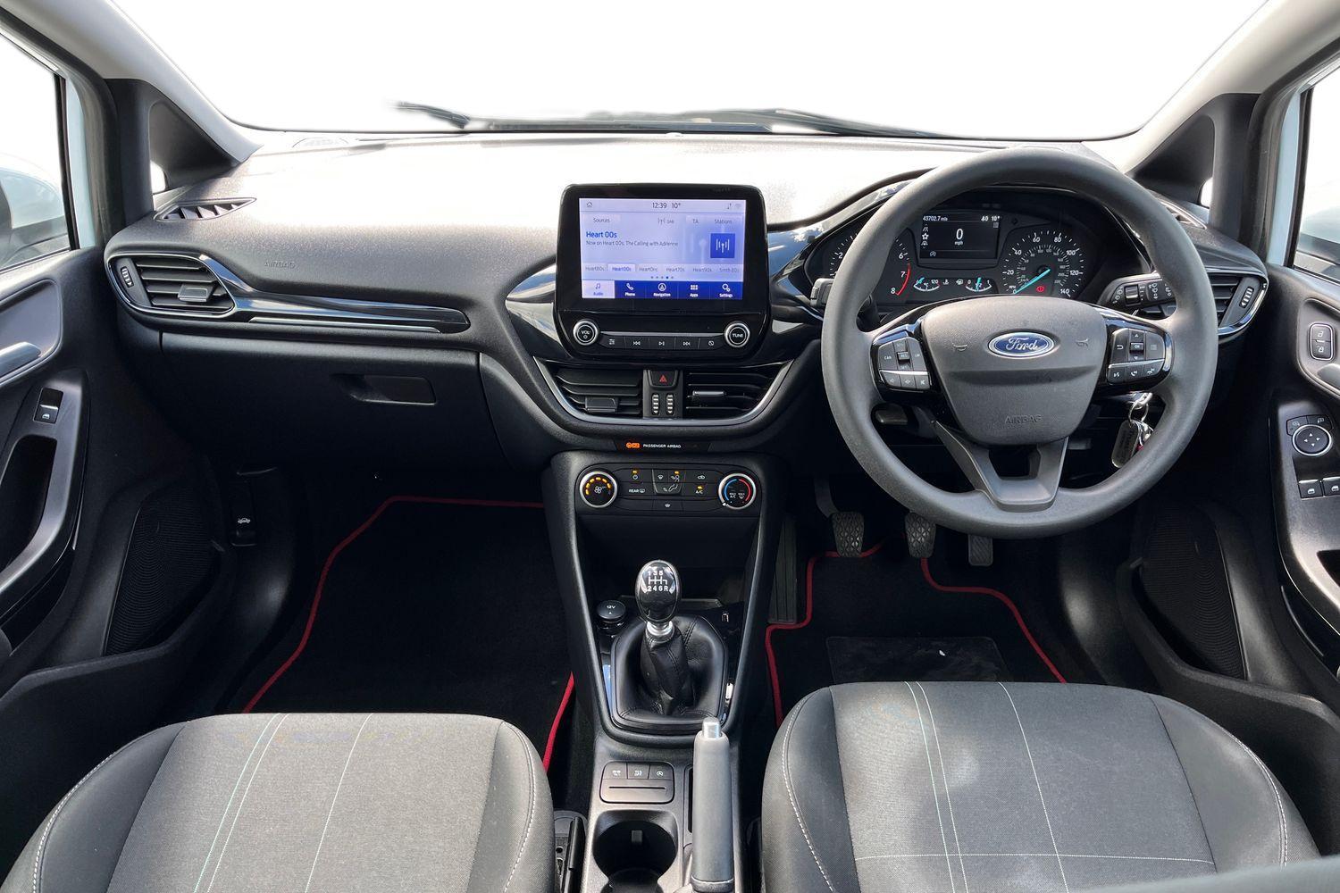 Ford FIESTA Photo 9
