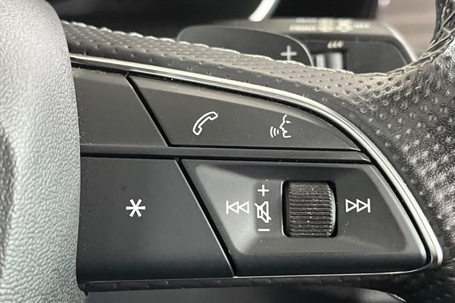 AUDI Q3 Photo 17