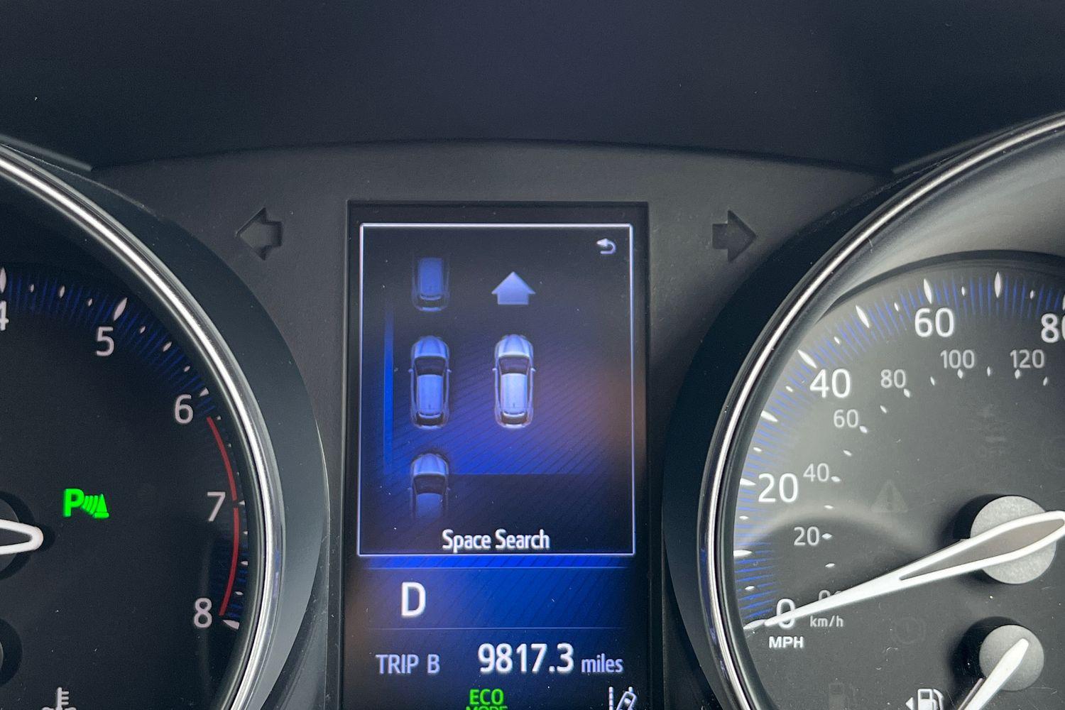 Toyota C-HR Photo 35