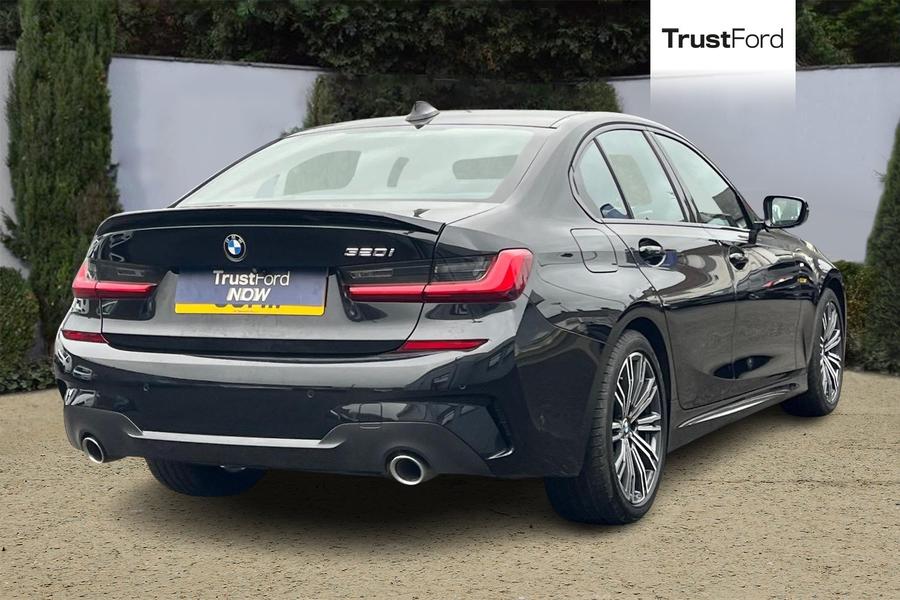 BMW 3 SERIES Photo autoimg-067f4b0a8c012e4e13f9c2a3551ca7b9da56d100.jpg