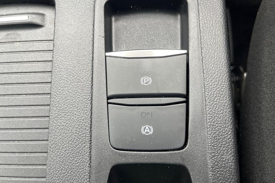 Ford FOCUS Photo autoimg-067f4d2cdbc837b84ac2ab7a0bee86ce0b34f891.jpg