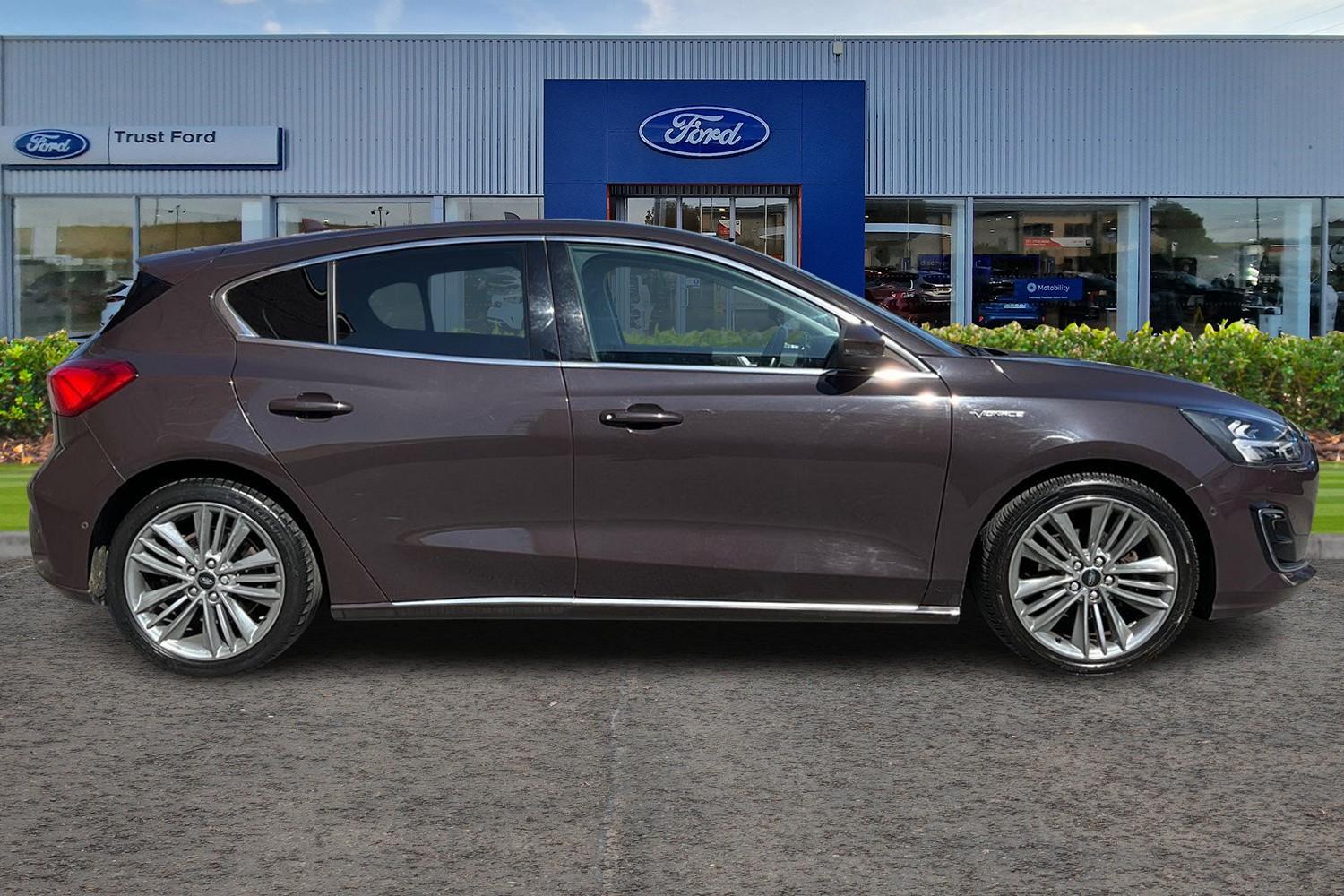 Ford Focus Photo 2