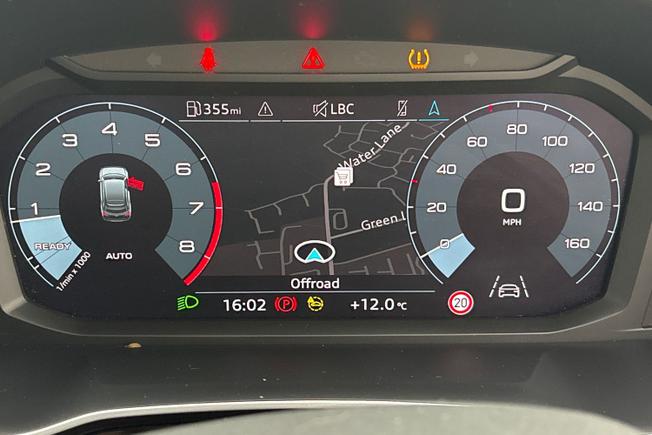 AUDI Q3 Photo 15