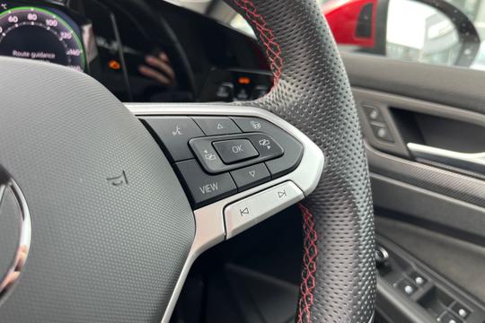 Volkswagen Golf Photo autoimg-0689d2299b94816629688c8205934886d4969744.jpg