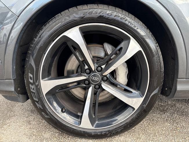 AUDI Q7 Photo 40