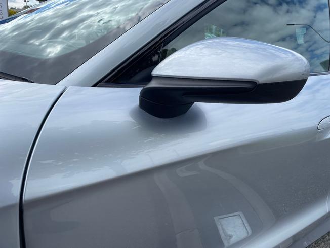 Porsche Taycan Photo 22