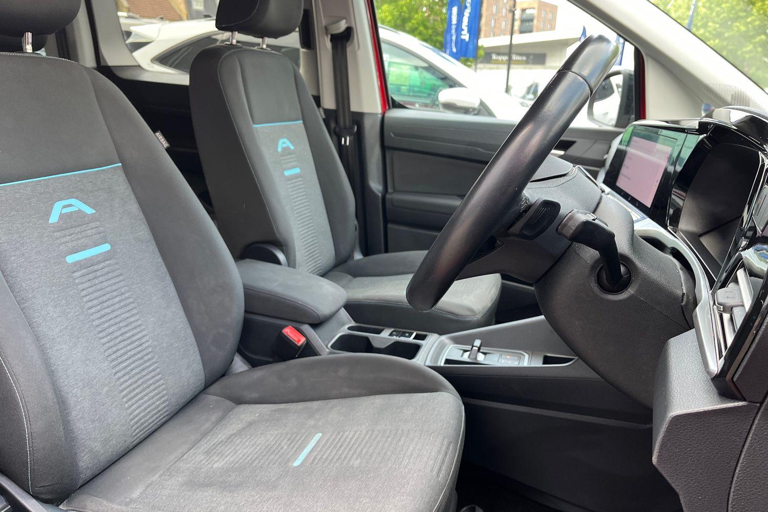 Ford GRAND TOURNEO CONNECT Photo 16