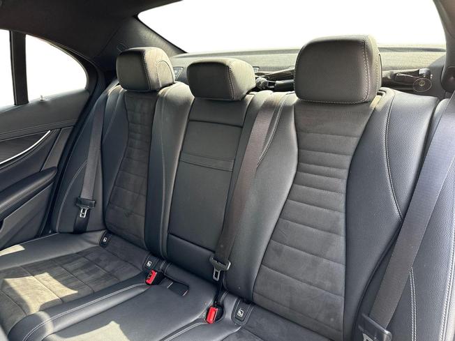 MERCEDES-BENZ E Class Photo 9