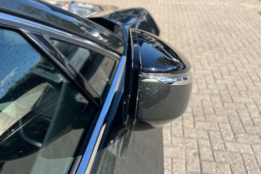 Lexus UX Photo autoimg-06986ed4e10aa3163b8dbc7ff9b43a2d1eb260bf.jpg