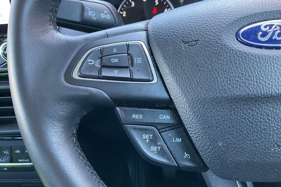 Ford ECOSPORT Photo autoimg-06988f676daabbb79eb8ea397b232835725e3469.jpg