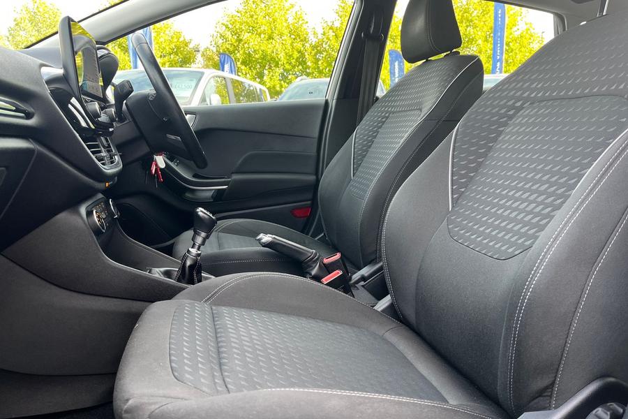 Ford FIESTA Photo autoimg-069a9bfee239c5df2c350b3c617b89fa62b9ceb1.jpg