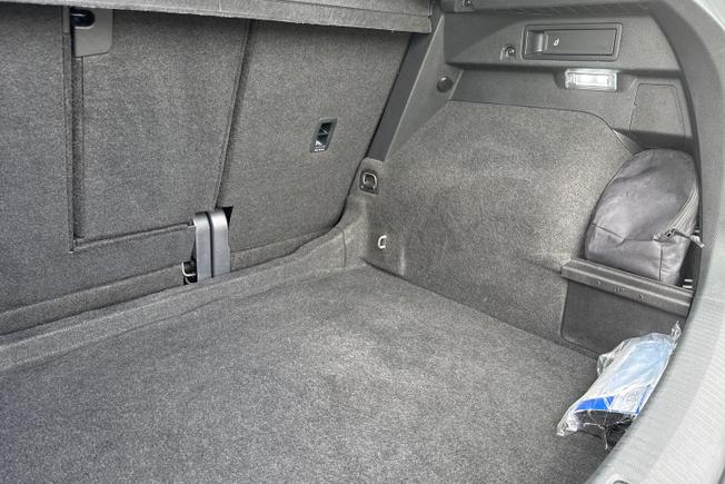 VOLKSWAGEN Tiguan Photo 22
