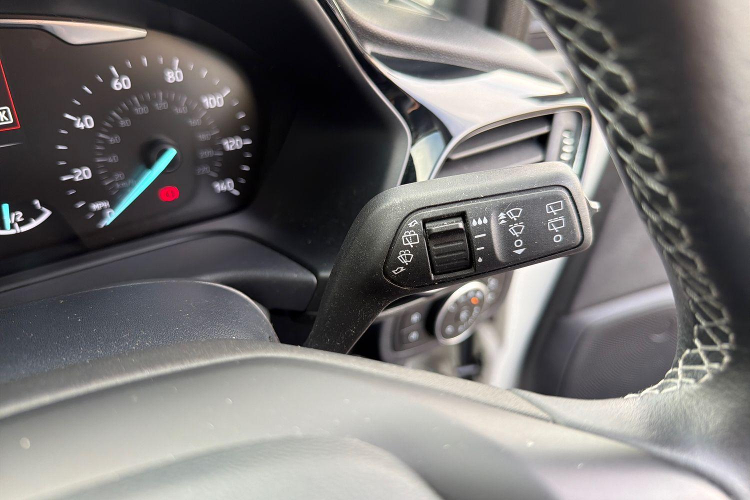 Ford FIESTA Photo 14