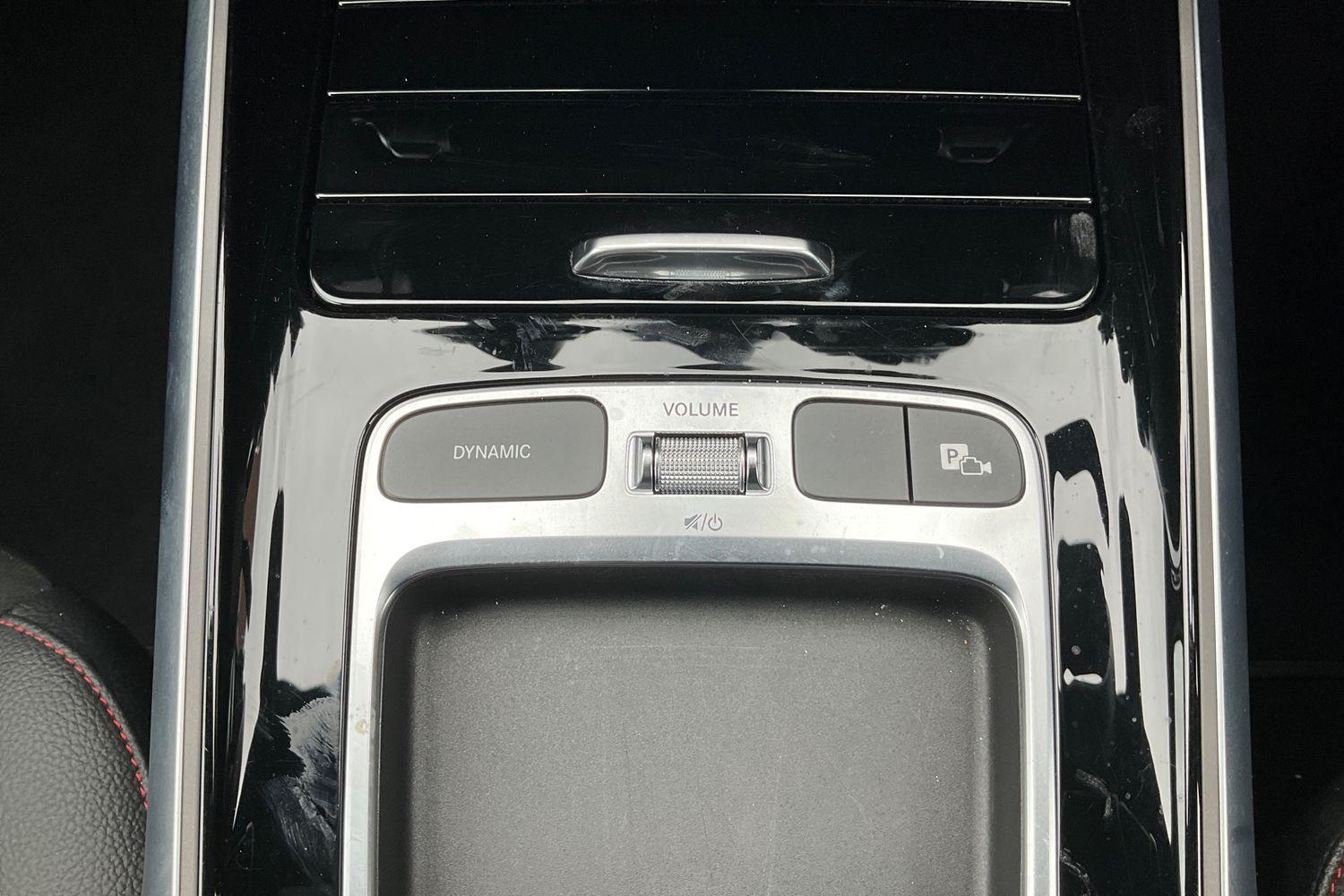 Mercedes-Benz GLB Photo 29