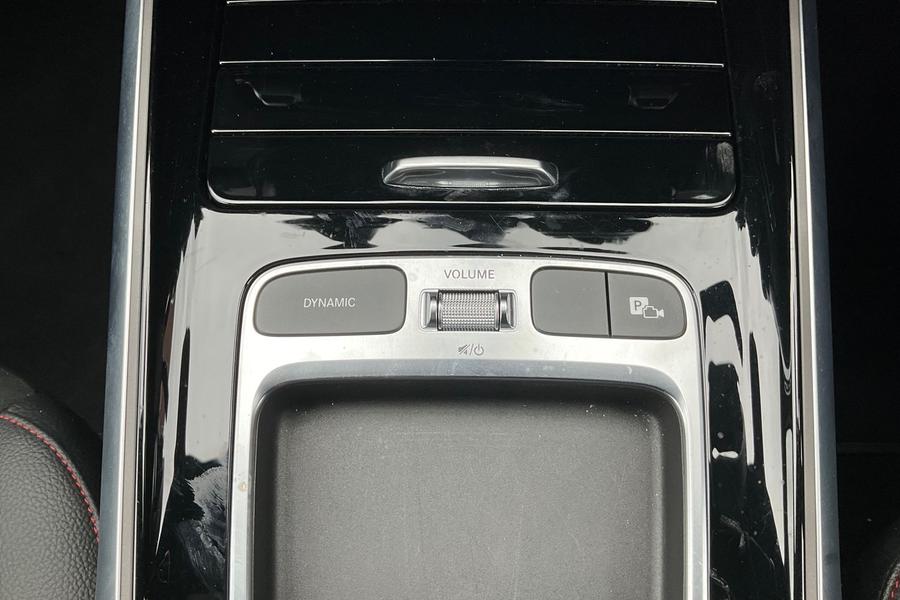 Mercedes-Benz GLB Photo autoimg-069fa844a6a0e26be5e320f458aeaab152dc1e56.jpg