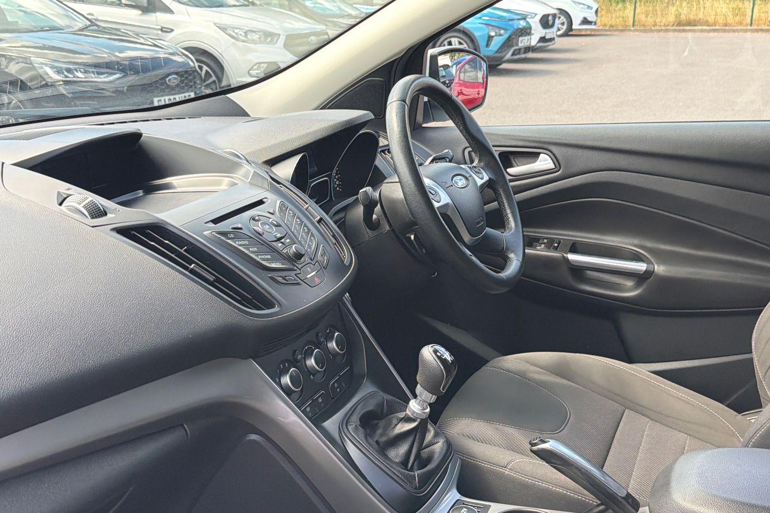 Ford KUGA Photo 17