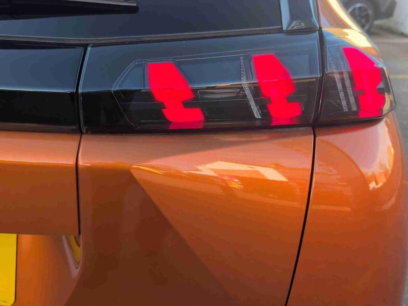 Used Peugeot E-2008 YD22ORO 28