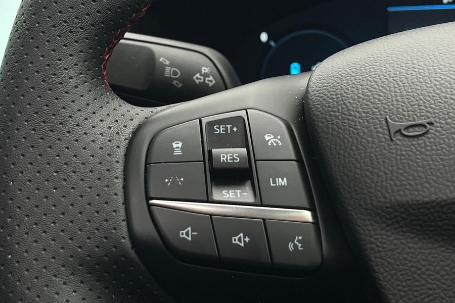 Ford Kuga Photo autoimg-06a6fbf31a19aeabd974a6666052e064364ffe7c.jpg