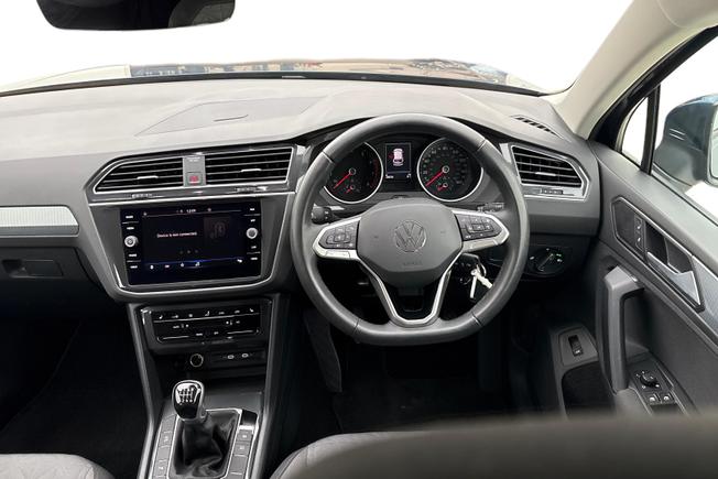 VOLKSWAGEN Tiguan Photo 11