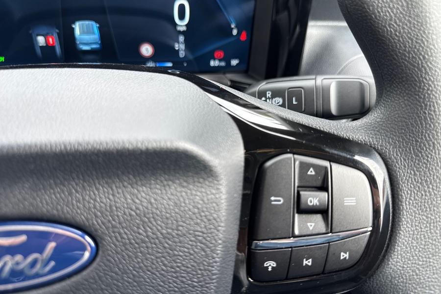 Ford E-TRANSIT COURIER Photo autoimg-06b0fcf40a67bc24f4792416da0ff502e6fd111b.jpg