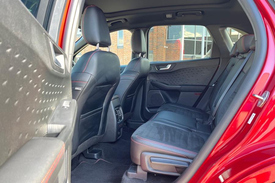 Ford Kuga Photo autoimg-06b3f8b35b6199fde7620f0d826e419898a46f75.jpg