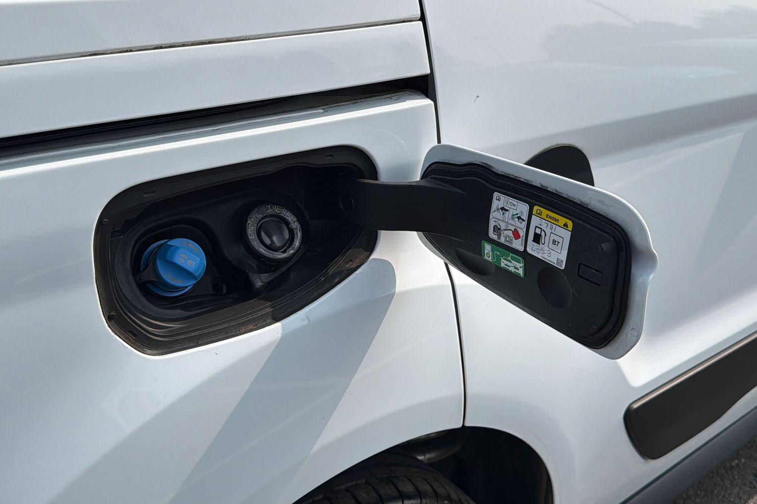 Ford TRANSIT CONNECT Photo 21