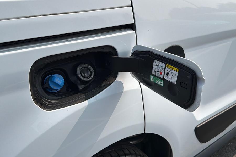 Ford TRANSIT CONNECT Photo autoimg-06b6e1b7d4189a33d2a4f0000f23e51154bbc0be.jpg
