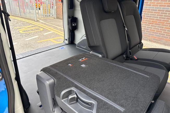 VOLKSWAGEN Transporter Kombi Photo 24