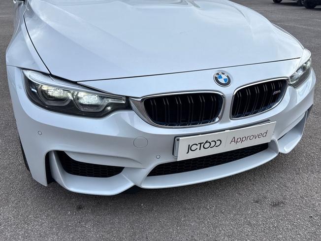 BMW M4 Photo 34