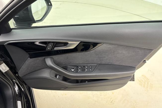 AUDI A4 Photo 28
