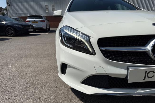 MERCEDES-BENZ A Class Photo 19